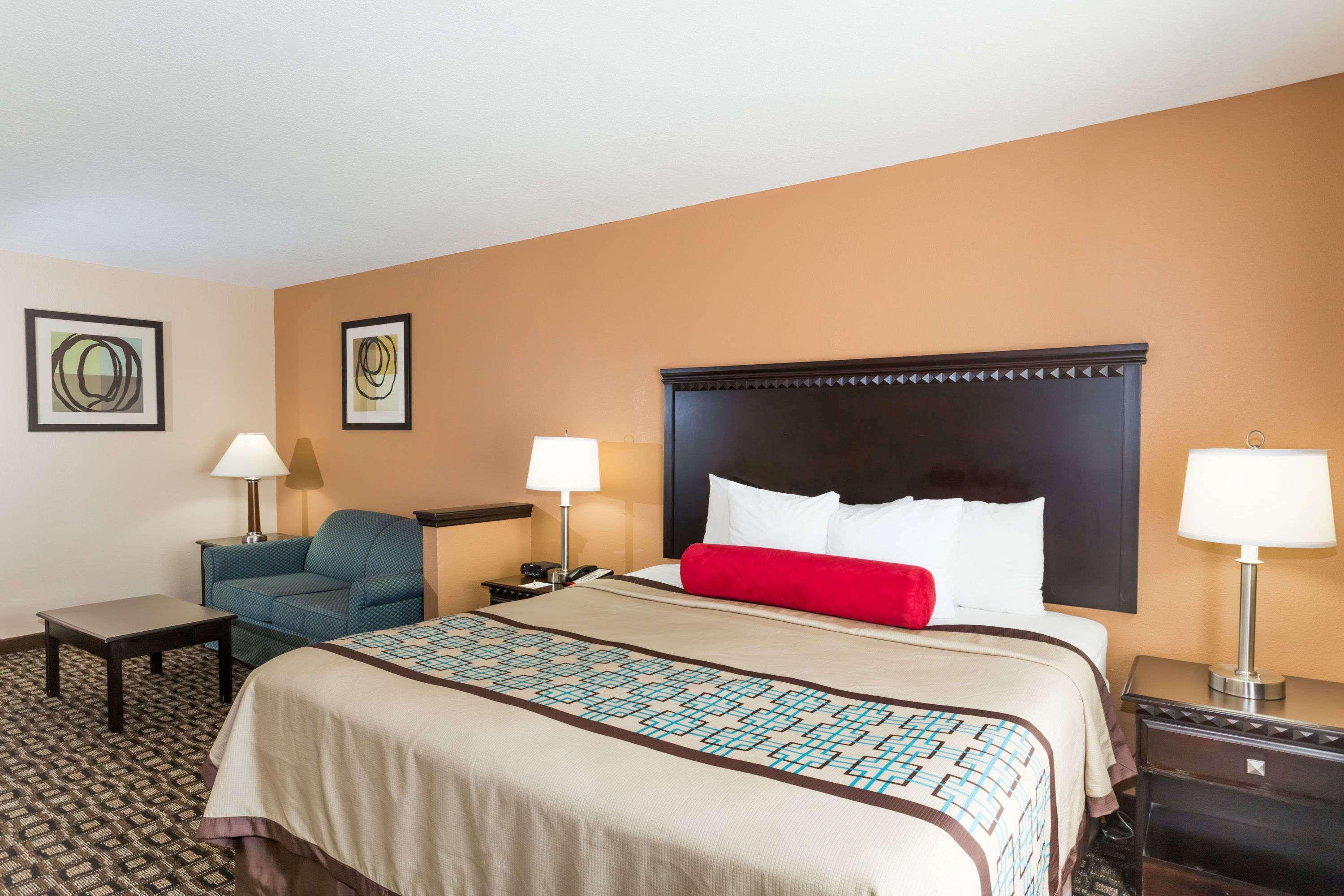 Days Inn & Suites By Wyndham Savannah North I-95 Port Wentworth Extérieur photo