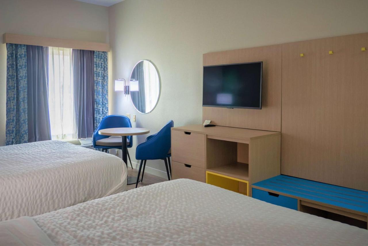 Days Inn & Suites By Wyndham Savannah North I-95 Port Wentworth Extérieur photo