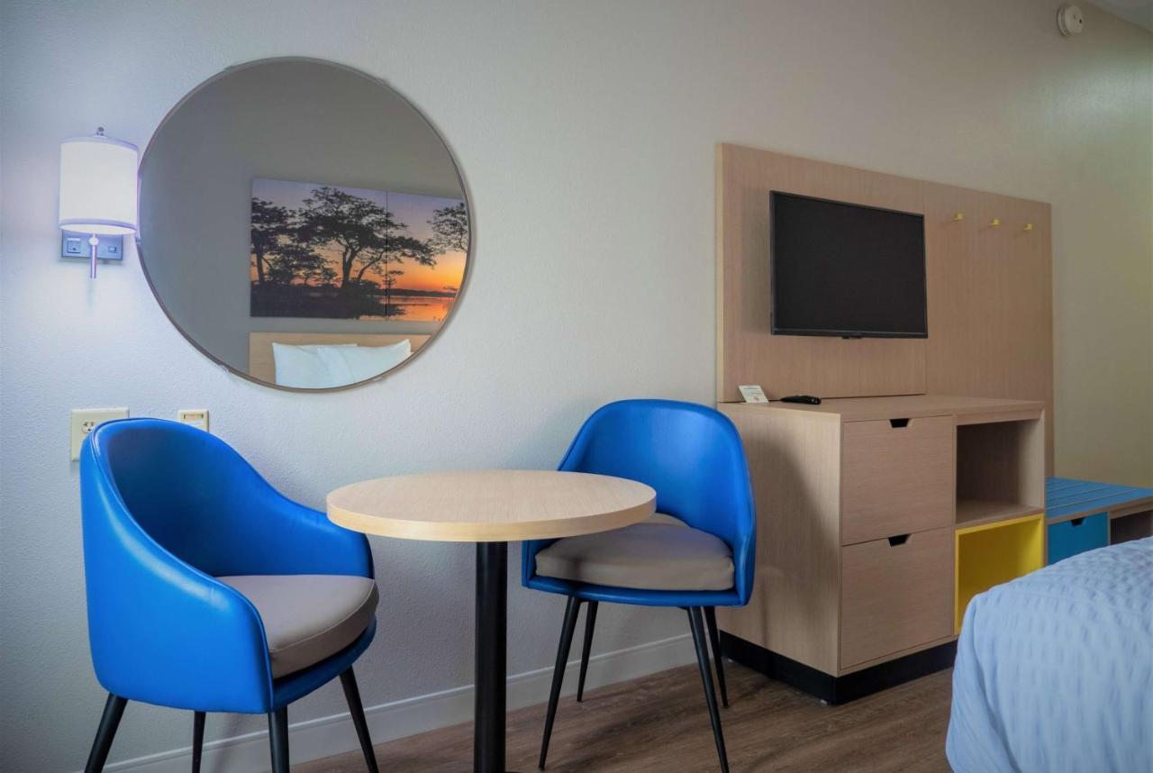 Days Inn & Suites By Wyndham Savannah North I-95 Port Wentworth Extérieur photo